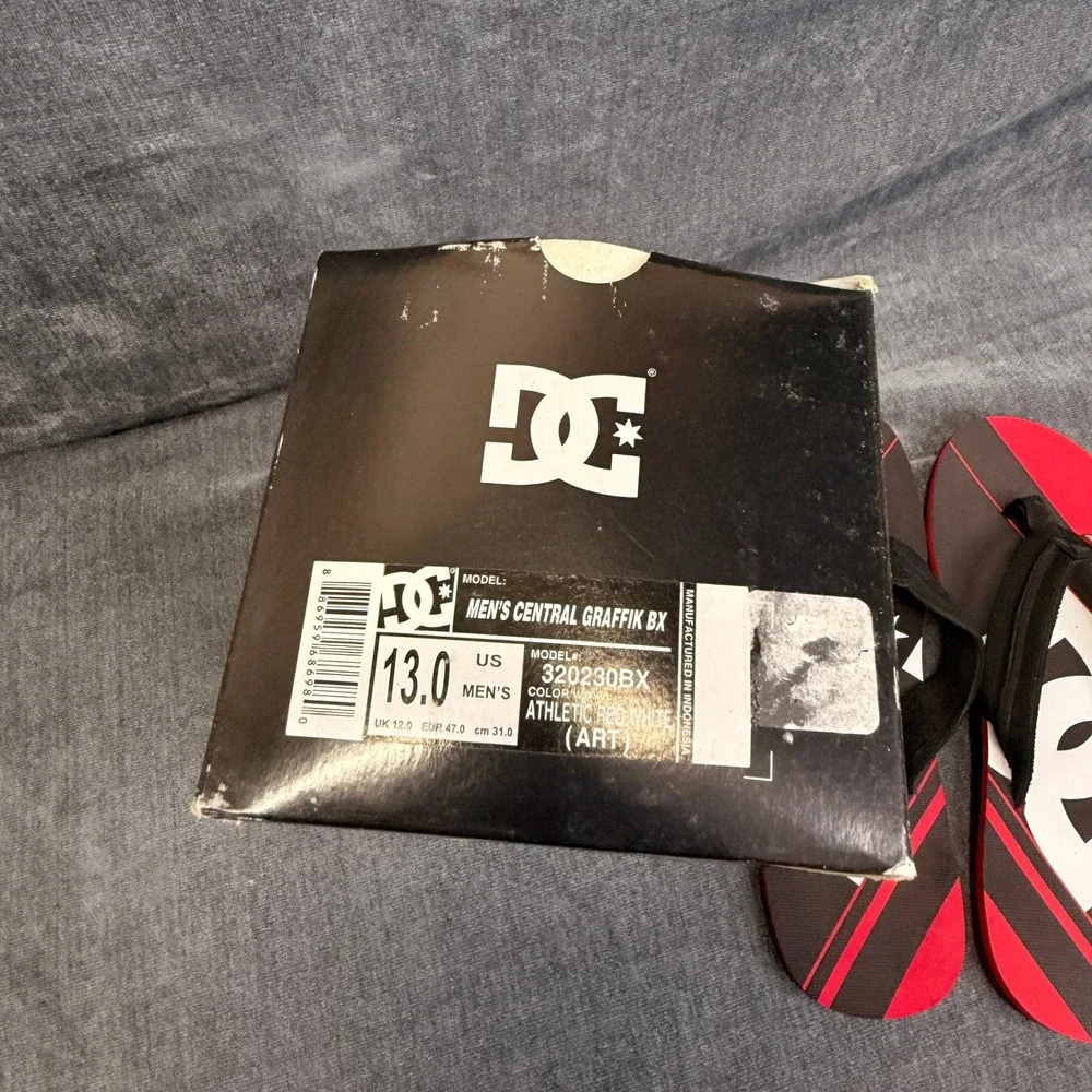 DC Shoes Central Graffik BX Mens 13 Red Black White Synthetic Skate Flip Flops